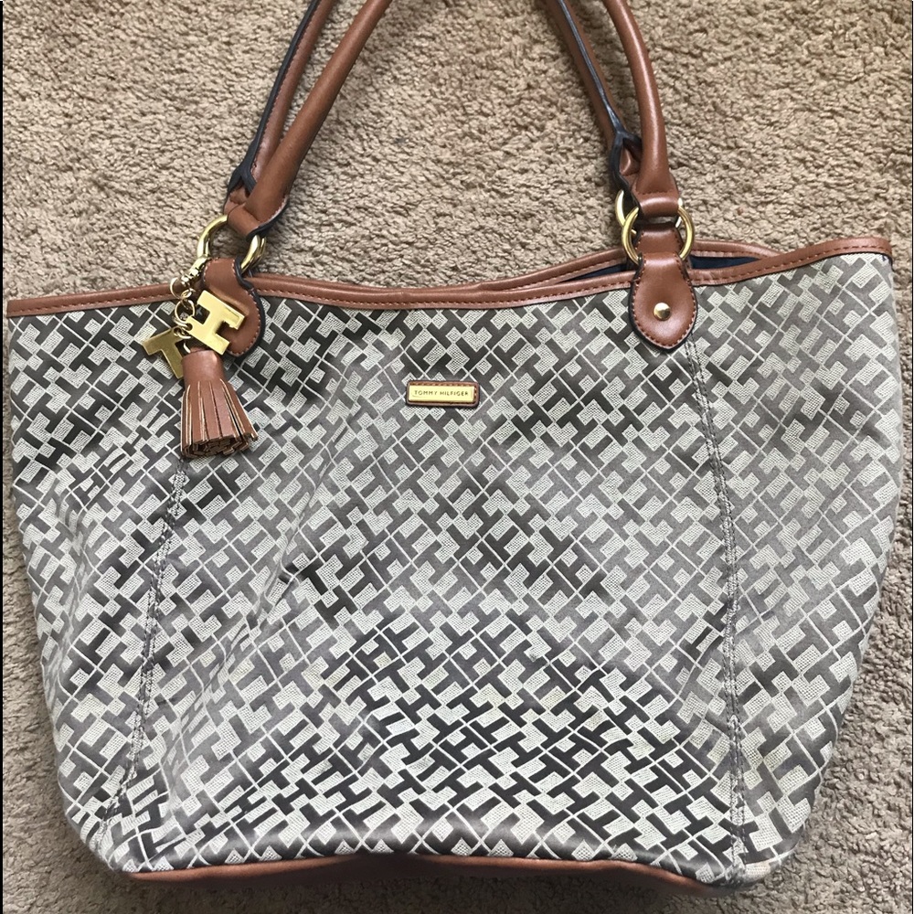 Tommy Hilfiger purse 👜